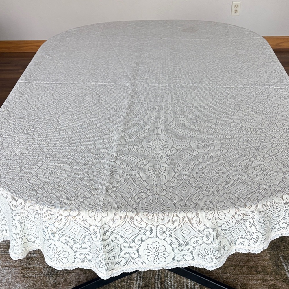 Elegant White Lace Tablecloth